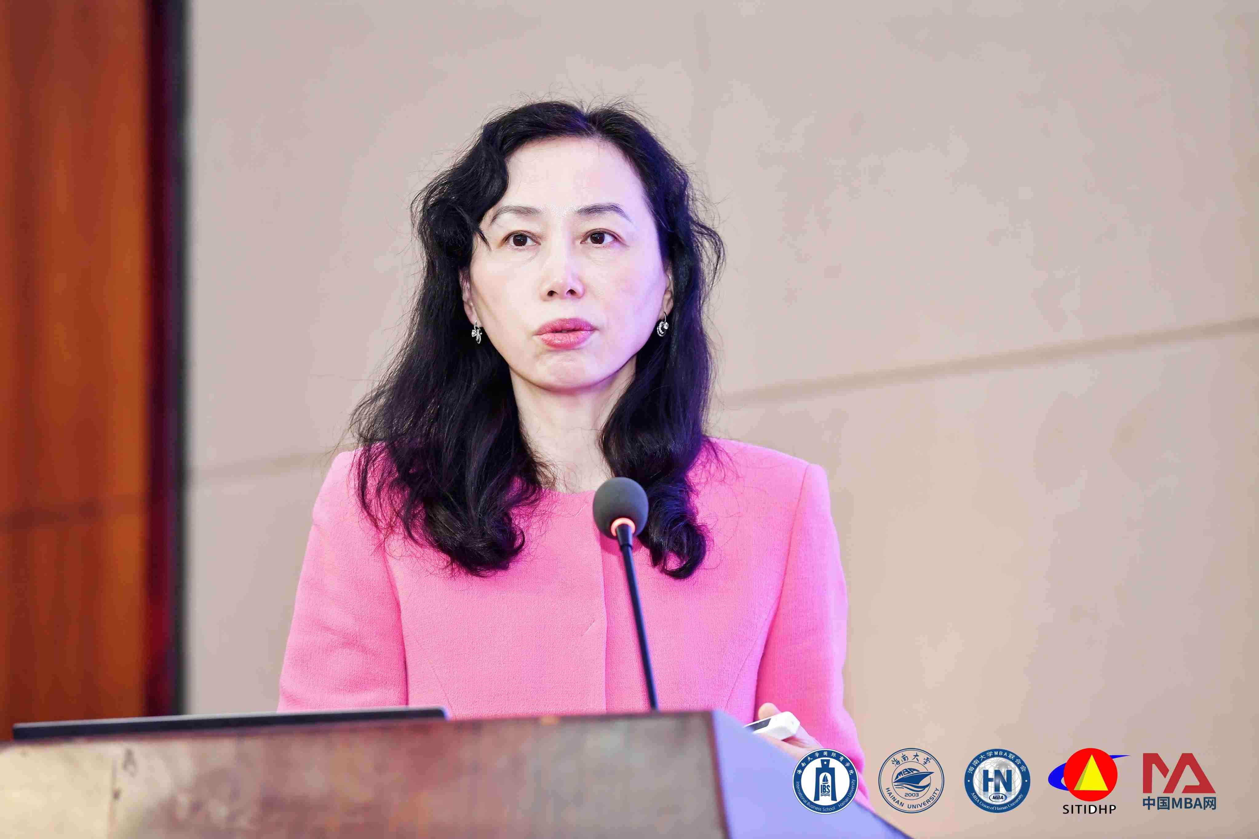 海南大学MBA招生二十周年主题发言-唐宁玉.jpg